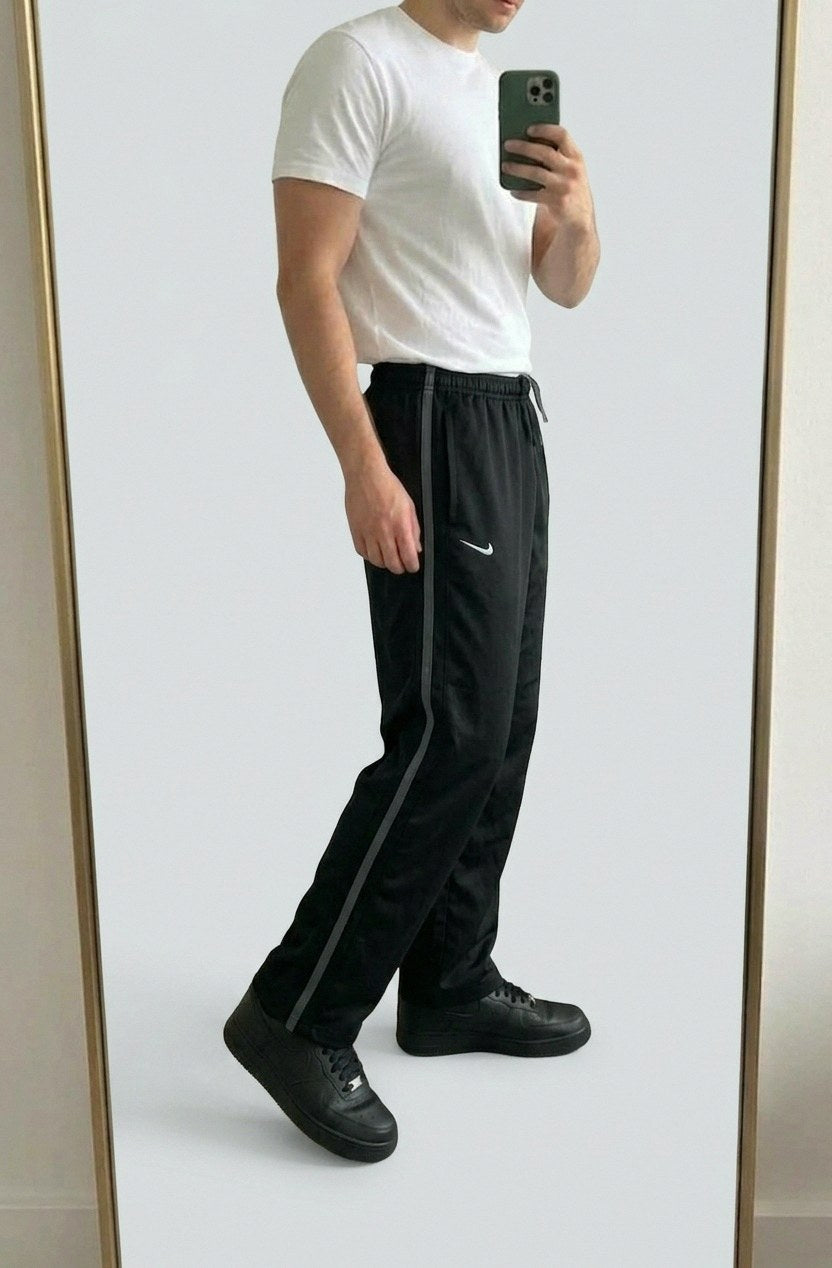 Nike Vintage Trackpants Xl baggy 74 07 – getragenes Produktfoto