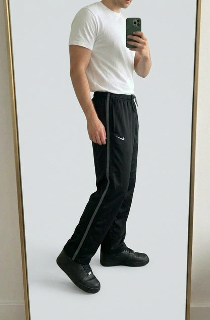 Nike Vintage Trackpants Xl baggy 74 07 – getragenes Produktfoto