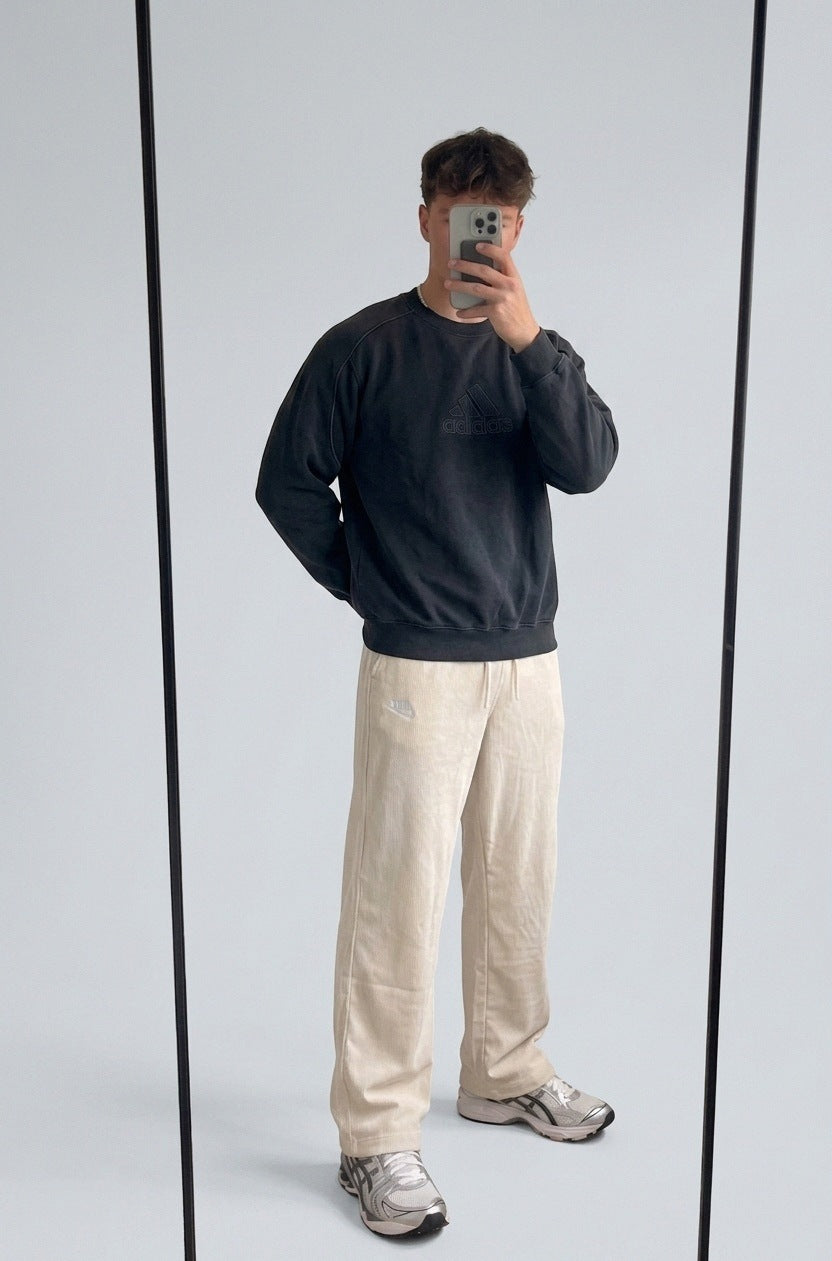 Adidas Vintage Pullover S 6-1-7-0 – getragenes Produktfoto