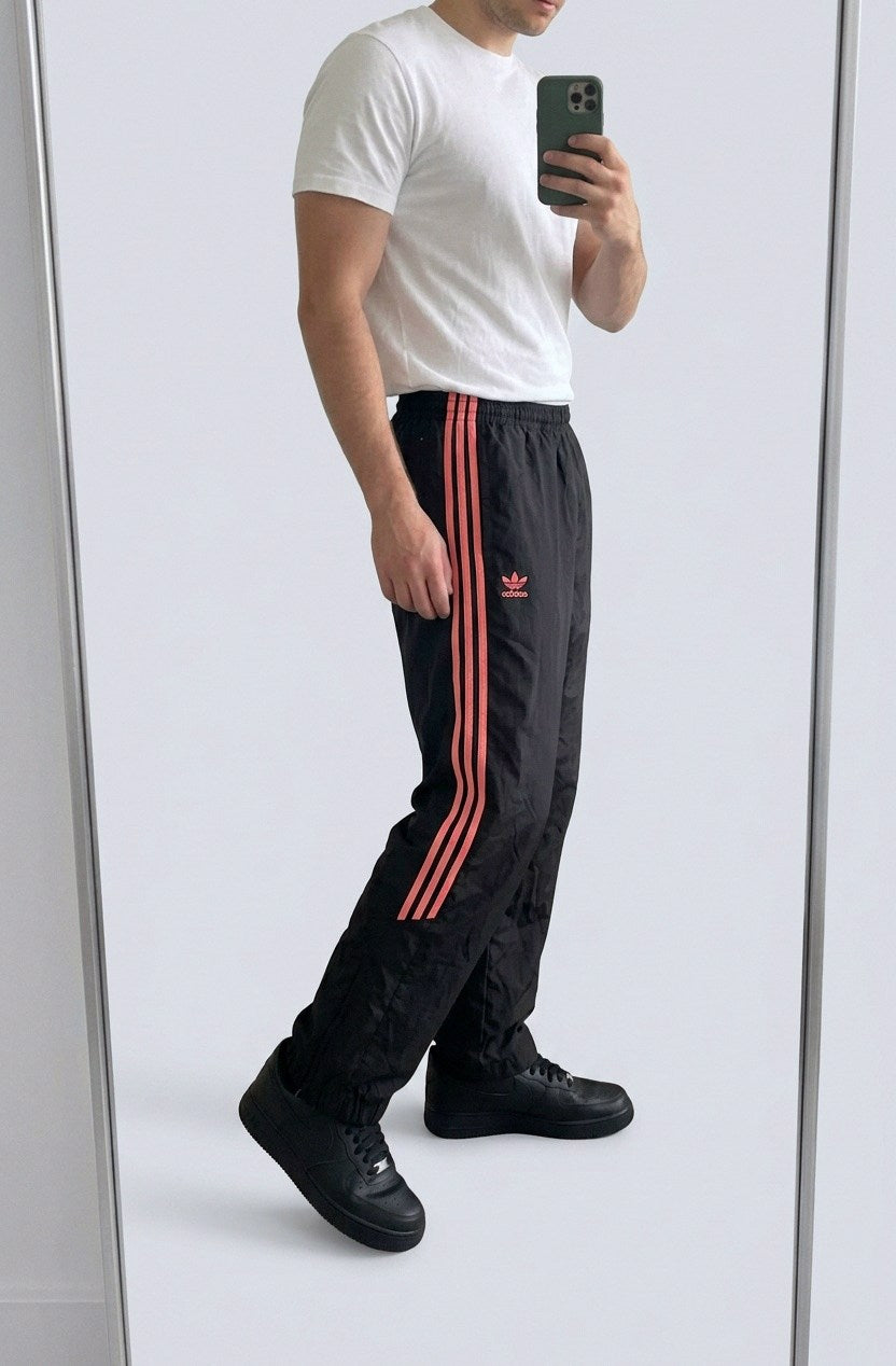 Adidas Vintage Track Pants S | Trackpants 2-5-3-8 – getragenes Produktfoto