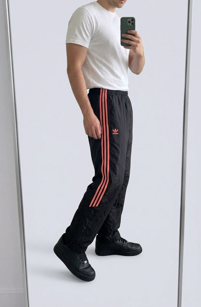 Adidas Vintage Track Pants S | Trackpants 2-5-3-8 – getragenes Produktfoto