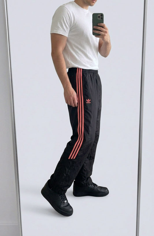 Adidas Vintage Track Pants S | Trackpants 2-5-3-8 – getragenes Produktfoto
