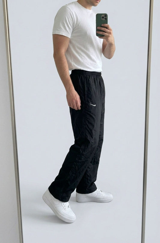 Nike Vintage Track Pants L | Baggy Trackpants 55 48 – getragenes Produktfoto