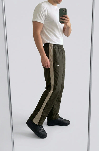 Vintage Nike Trackpants L 5-6-0-0 – getragenes Produktfoto