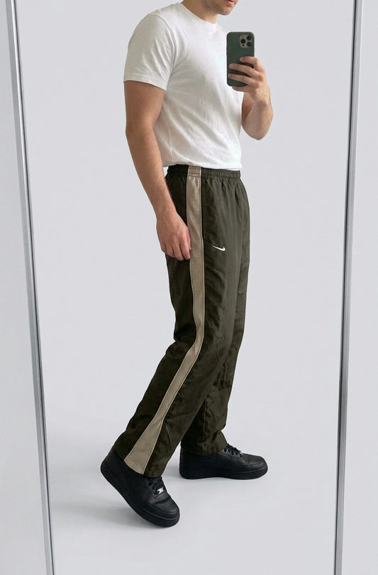 Vintage Nike Trackpants L 5-6-0-0 – getragenes Produktfoto