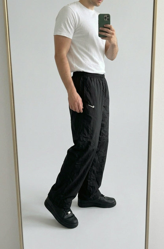 Nike Vintage Track Pants L | Baggy Trackpants 5-553 – getragenes Produktfoto