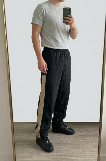 Vintage Nike Trackpants M fit S 5-564 – getragenes Produktfoto