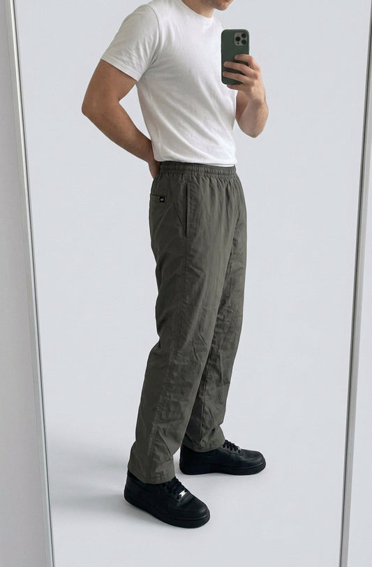 Nike Vintage Track Pants XS | Baggy Trackpants 6-3-9-9 – getragenes Produktfoto