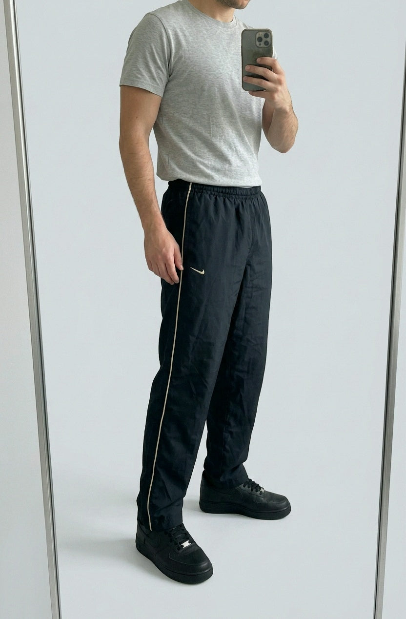 Nike Vintage Track Pants XL | Baggy Trackpants 6 5 0 2 – getragenes Produktfoto