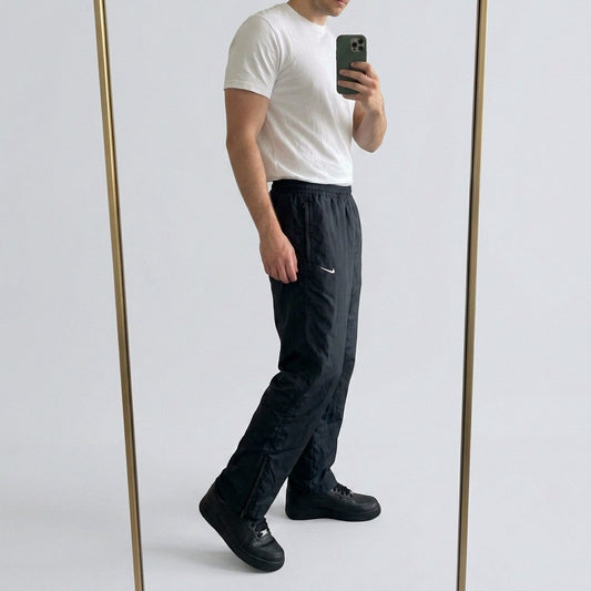 Nike Vintage Track Pants S | Baggy Trackpants 6-496 – getragenes Produktfoto