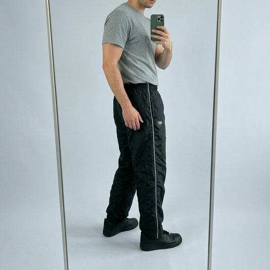 Vintage Nike Trackpants XL fit M 5-3-7-7 – getragenes Produktfoto