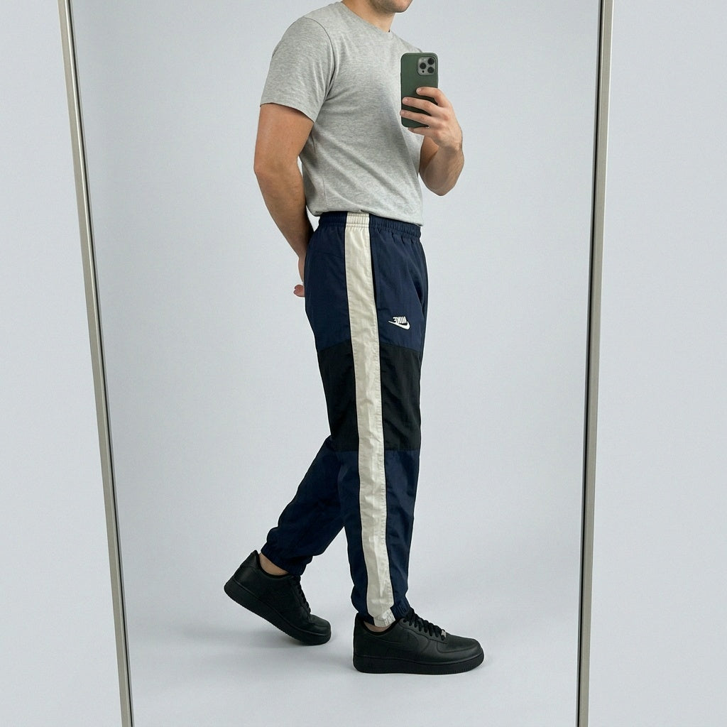 Vintage Nike Trackpants S 43 06 – getragenes Produktfoto