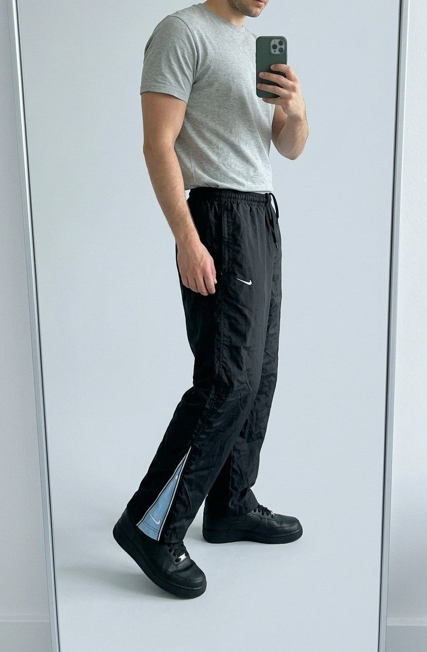 Vintage Nike Trackpants M fit XS 5-5-4-6 – getragenes Produktfoto