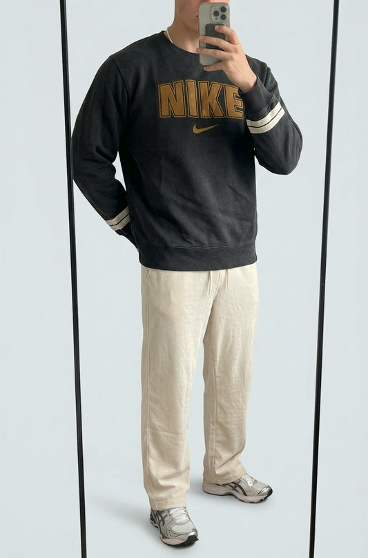 Vintage Nike Sweatshirt S 5-7-5-5 – getragenes Produktfoto