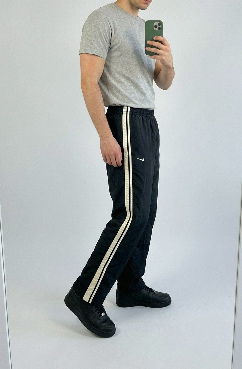 Nike vintage Trackpants S 7455 – getragenes Produktfoto