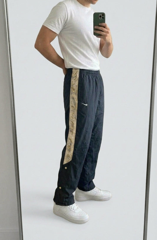 Nike Vintage Trackpants grün xl baggy 7-3-4-1 – getragenes Produktfoto